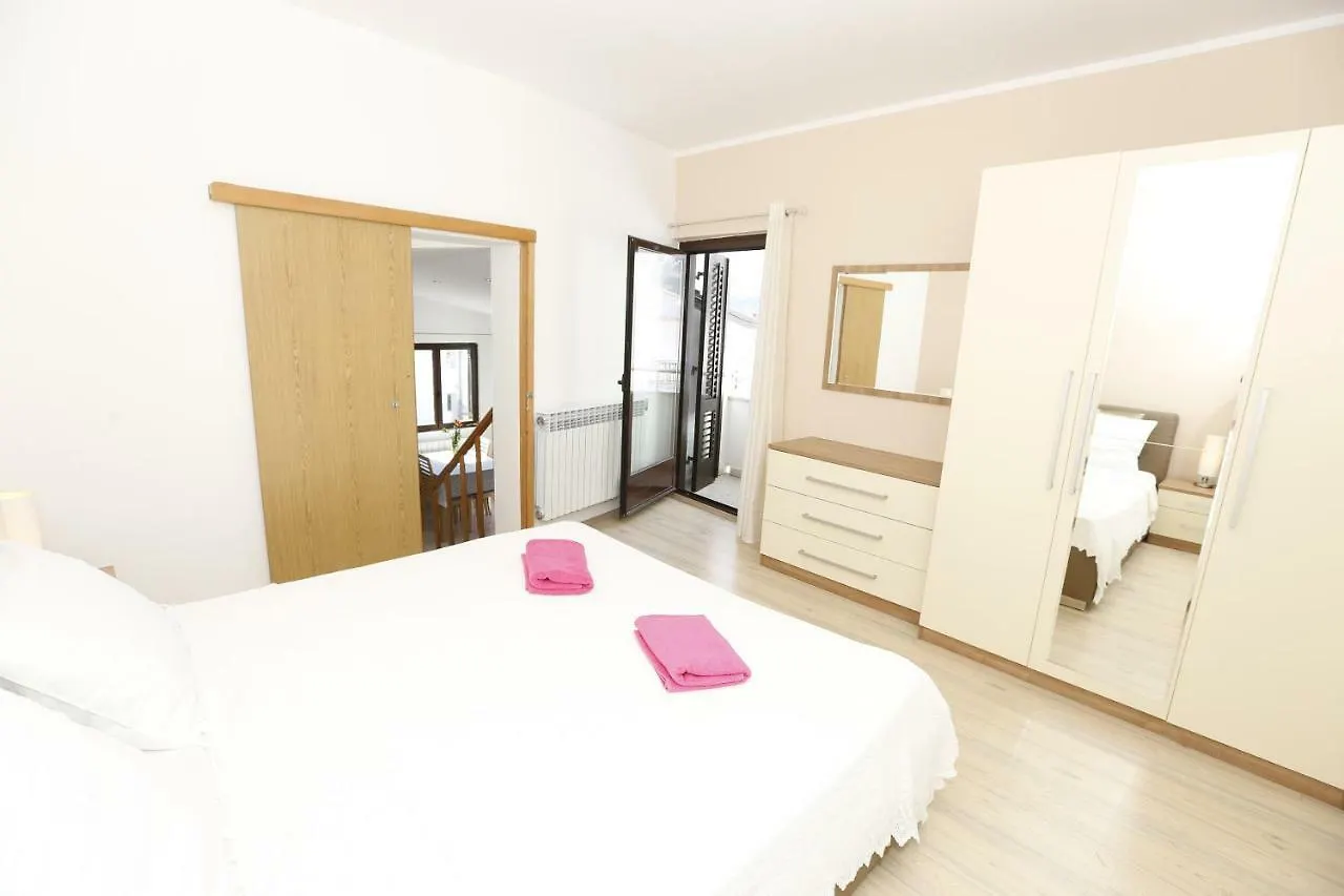 Apartment Gunga With Terrace Baska